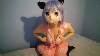 Abspielen Süßer Neko-Segler-Anime, der mit ihren Brüsten spielt - shirotaku kigurumi