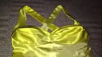 Reproduzir Vestido de festa em cetim ombre amarelo e branco