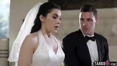 Oynat İtalyan MILF Valentina Nappi'nin Kinky Düğün Gecesi Anal Macerası