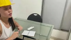 تشغيل عامل البناء مثير يمارس الجنس معي أثناء إصلاح منزلي