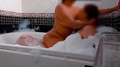 Играть Большие сиськи Латино -сосед