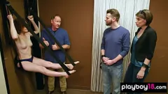 Jouer Regardez Nikki, la brune amateur chaude et maigre, taquiner son petit ami attaché avec ses seins naturels sexy et sa chatte rasée avant de lui faire une incroyable pipe et une baise en levrette.