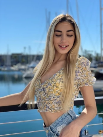 Pornstar Delilah Day