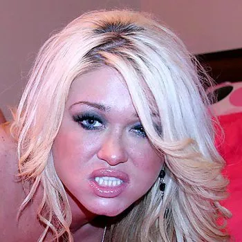 Porno Yıldızı Cayden Moore