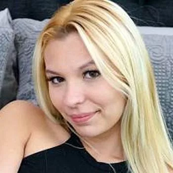 Porno Yıldızı Sophia Sweet