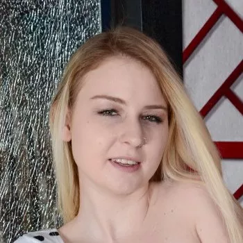 Porno Yıldızı Sophie Sativa